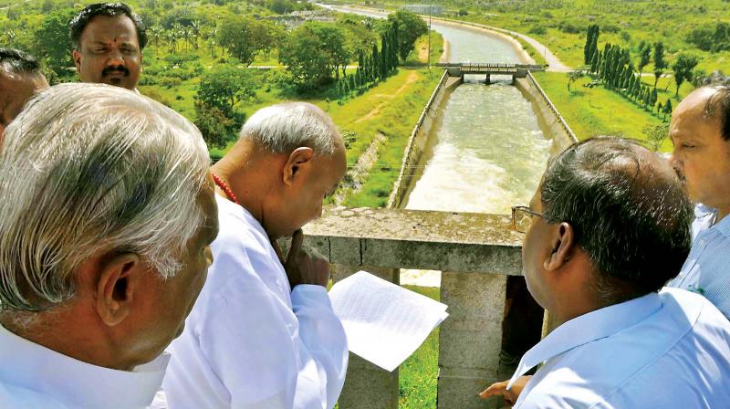 Former PM Deve Gowda at Goruru reservoir in Hassan.