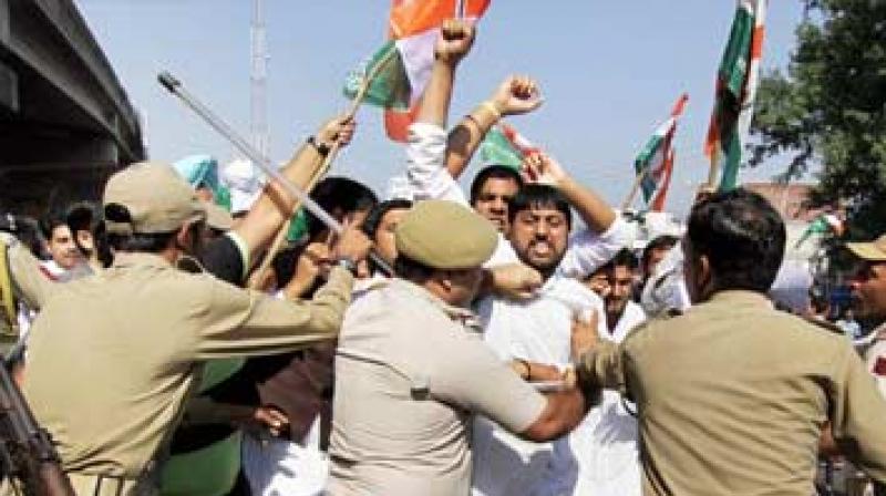 Anti-govt protests rock Jammu on darbar move re-opening