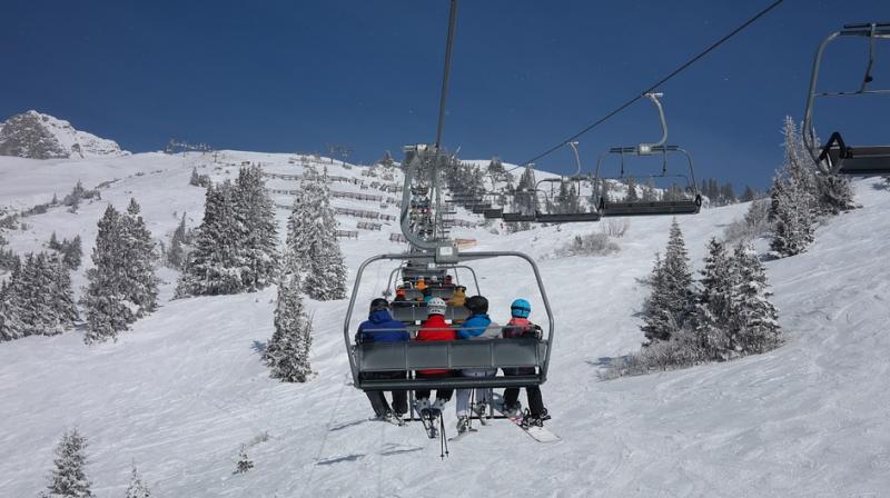 The entire incident was caught on camera by a person at the slopes (Photo: Pixabay)