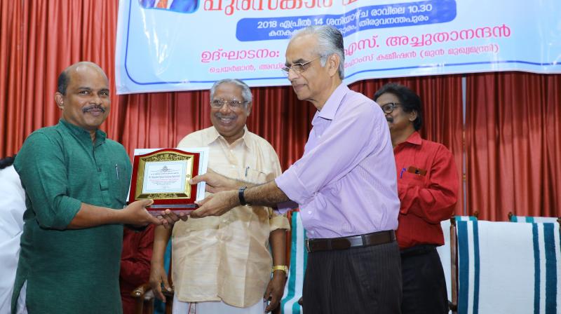 Sam Chandran has been honoured with the Ambedkar Highest Excellent Award, by the Ambedkar Education Foundation and Lord Budha Universal Society for his social commitment.