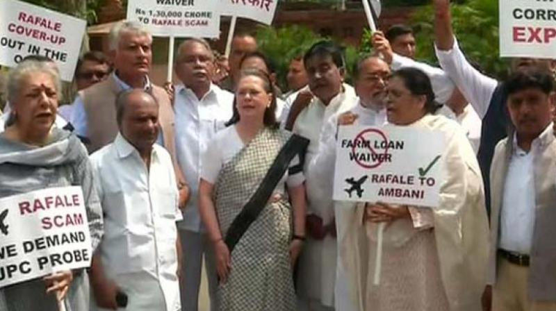 UPA chairperson Sonia Gandhi led the protests and was joined by top Congress leadership, including Raj Babbar, Ghulam Nabi Azad, Anand Sharma, Ambika Soni. (Photo: ANI)