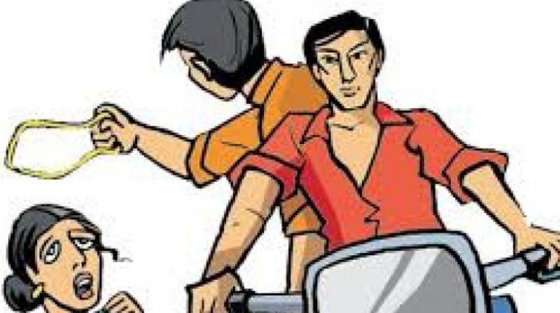 The police had just tracked down the chain snatchers bikes registration number and had reached his house. But, what the police did not know was that it was not Anjaneyulu who drove the bike. It was another person who had bought Anjaneyulus bike three years ago.  (Representational Image)