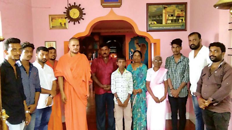 Arun and his family who returned to Hinduism 	(Photo:DC)