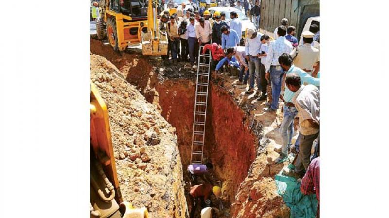 The repair work for the damaged GAIL gas pipeline threw traffic out of gear on ITPL Main Road on Monday (Image DC)