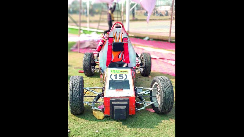 The students presented a hybrid vehicle capable of attaining a speed of 80 km/hr within a minute. (Photo: DC)