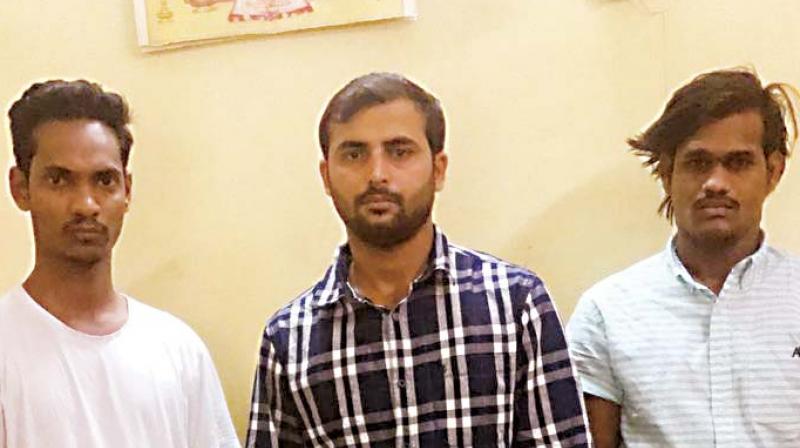 The accused have been identified as Rakesh, 24, Nayan Vijay Bhanushali, 24, and Jyotish Chadilal Gupta, 22, all residents of Mumbai. Rakesh was working as Cash Custodian in a reputed cash management services company in Mumbai.