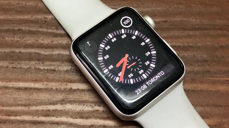 The LTE and non-LTE 3rd Generation Apple Watch GPS look identical, and the only difference is a red dot marked on the crown.