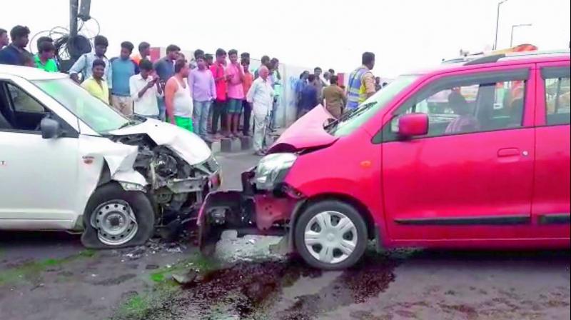 According to Y. Yadagiri Reddy, police inspector of Nallakunta, the accident occurred at about 9.40 am on Monday.