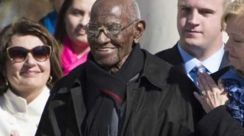 Overtons longevity and his status as the oldest living American veteran of World War II made him a celebrity of sorts over the past few years. (Photo: AFP)