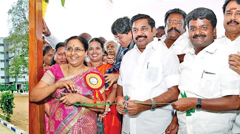 Chief Minister Edappadi K. Palaniswami on Friday inaugurates Government Hospital and Medical College at Pudukkotai. Health minister Vijayabhaskar, chief secretary Girija Vaidyanathan and health secretary J. Radhakrishnan also seen.   (Photo: DC)