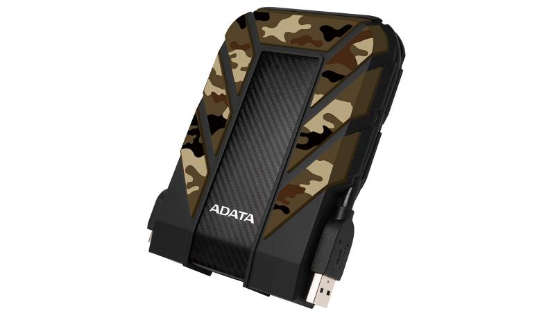 With the ADATA HD710M, the brand has chosen a brown camouflage design which in a way indicates that it is a robust and rugged hard disk drive.