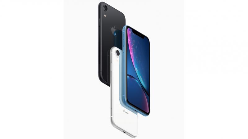iPhone XR features an advanced wide-angle lens camera with an all-new sensor that delivers Smart HDR and faster auto-focus.