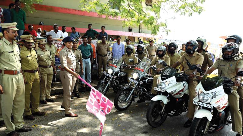 City Police Commissioner Ajeetha Beegum IPS flagging off the accident response team in Kollam.