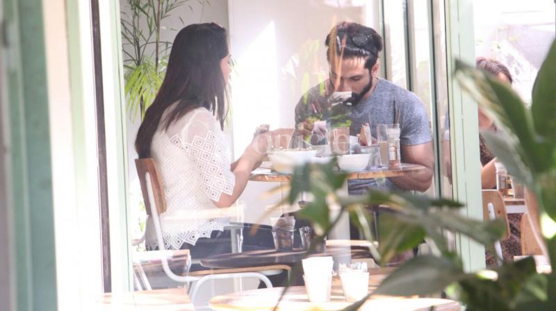 Shahid snapped with his wife Mira. (Photo: Viral Bhayani)