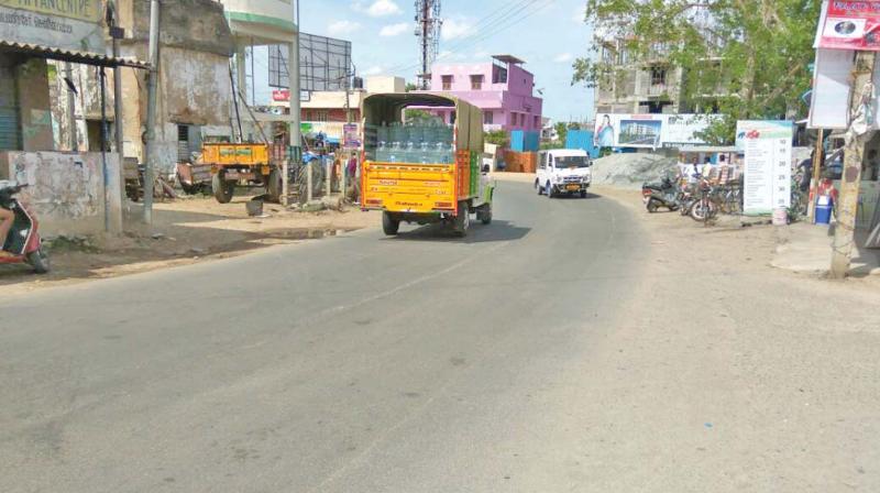 The accident prone curve on Periyapanicheri Main Road connecting Porur and Kundrathur. (Photo: DC)