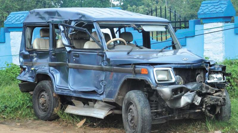 The jeep which crashed into the water from Aroor Bridge kept at Panagadu police station. (Photo: DC)