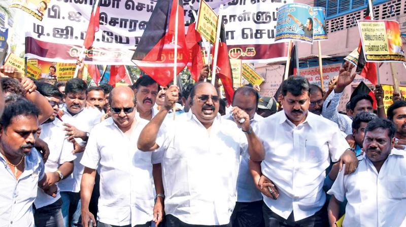 DMK MLA J. Anbazhaagan and party cadres protest before DGP office, on Friday.  (Photo:DC)