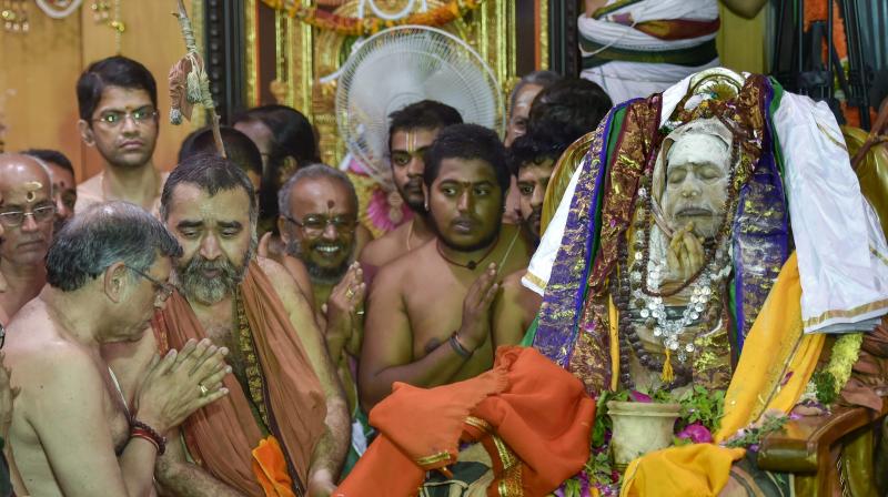 Jayendra Saraswathi, regarded as one of the most influential spiritual leaders of his time but whose shock arrest in a murder case robbed the spiritual shine of the Kanchi mutt, died in Kanchipuram on Wednesday. (Photo: PTI)