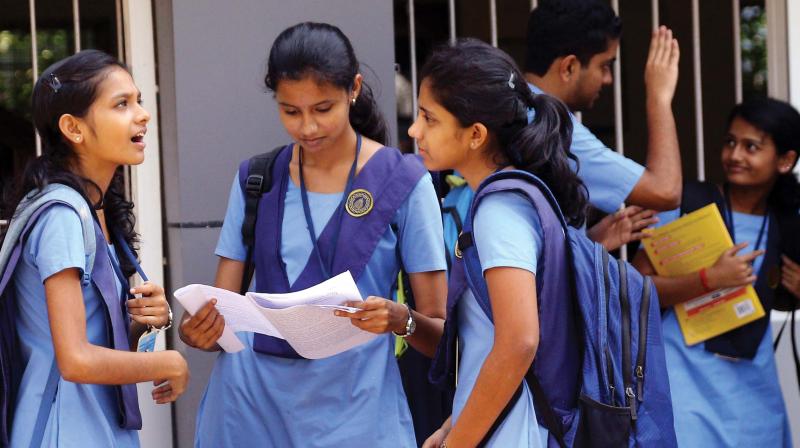 Students prepare for an exam (Photo: DC)