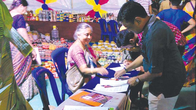 Apart from online campaign, volunteers of CfB collecting signatures on letters from citizens to be given to Railway Minister Suresh Prabhu  (Photo: DC)