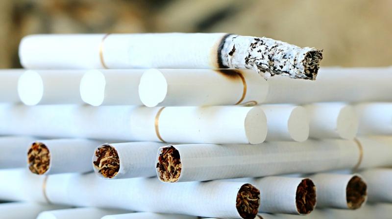 Teens smoking influenced by parents habits, new study finds. (Photo: Pixabay)