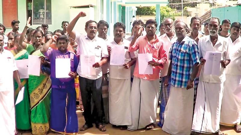 CPM cadrre protesting at Rameswaram on Tuesday. (Photo: DC)