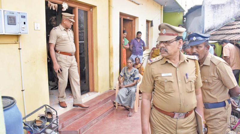 A police team collecting evidence at the house where the murder happened.	 (Photo: DC)