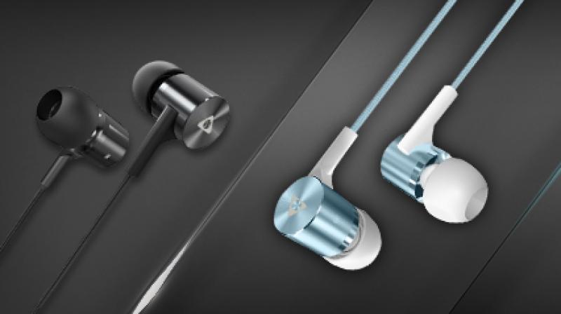 The earphone is available in three different colour variants  blue, black and silver.