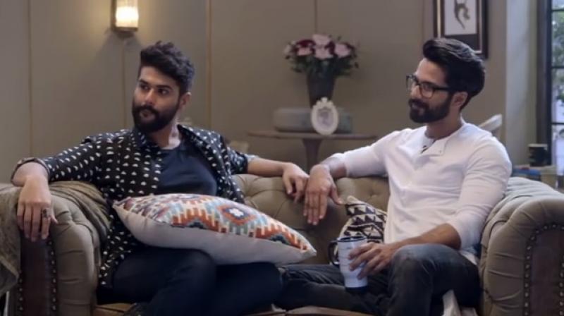 Shahid said that Anurag Kashyap should join plitics too but he had a good reason to back up his answer. According to Shahid, Kashyap had fought hard for the release of Udta Punjab and thats why he thinks he deserves to be a politician. Kapoor had appeared in the show with his good friend designer Kunal Rawal.