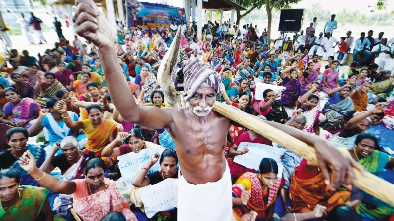 Families of the farmers protesting against the hydro-carbon project as it would cause damage to agriculture land and crops, in Neduvasal, Pudukottai district, on Thursday. (Photo: PTI)