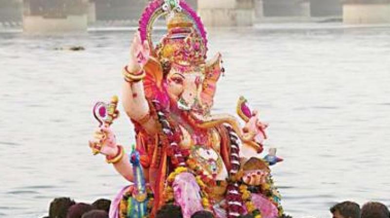 The Indian-American community described the advertisement in an Indian-American newspaper as  offensive  for featuring Lord Ganesha.