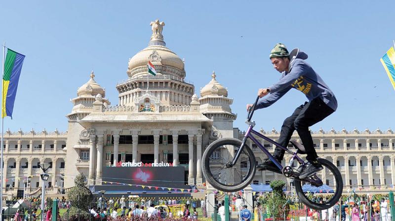 Artistes perform at the venue of Bengaluru Habba. (Photo: R. Samuel)