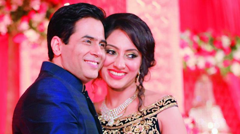 After much delay, Aman Verma finally got hitched to Vandana Lalwani in a low-key ceremony held in Mumbai this Wednesday. Only close friends from the industry and family members graced the occasion.