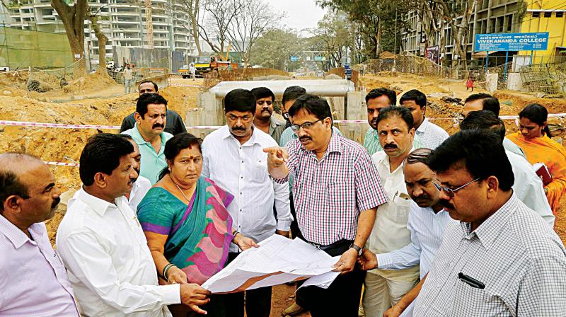 Mayor Padmavathi inspects the underpass work at Rajajinagar in Bengaluru on Friday. (Photo: DC)