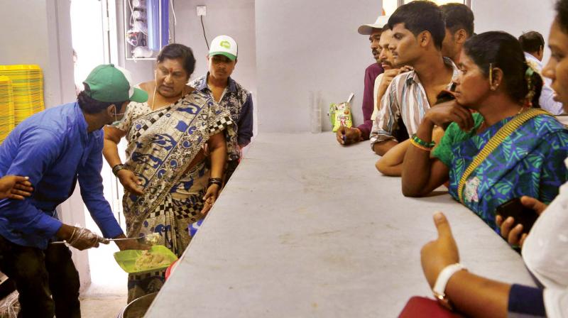 Mayor G Padmavathi conducted surprise checks at Indira Canteens across Bengaluru on Monday. (Photo: KPN)