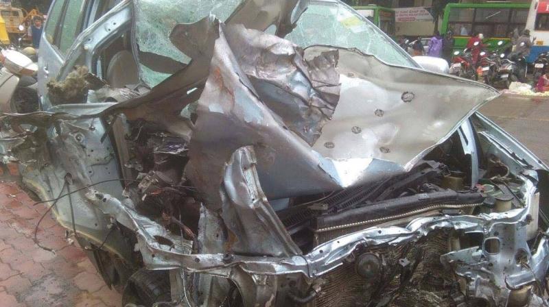 The mangled remains of Skoda and Innova cars on Hosur Road.	(Photo: DC)