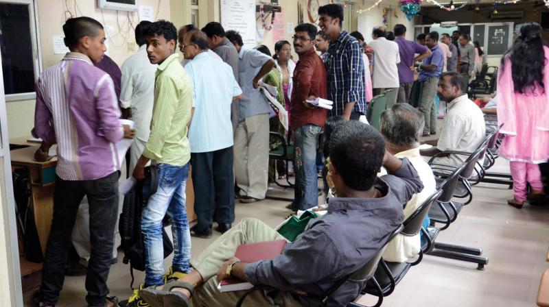 Crowd at a Friends Janaseva Kendra in Thiruvananthapuram. (Photo: DC)