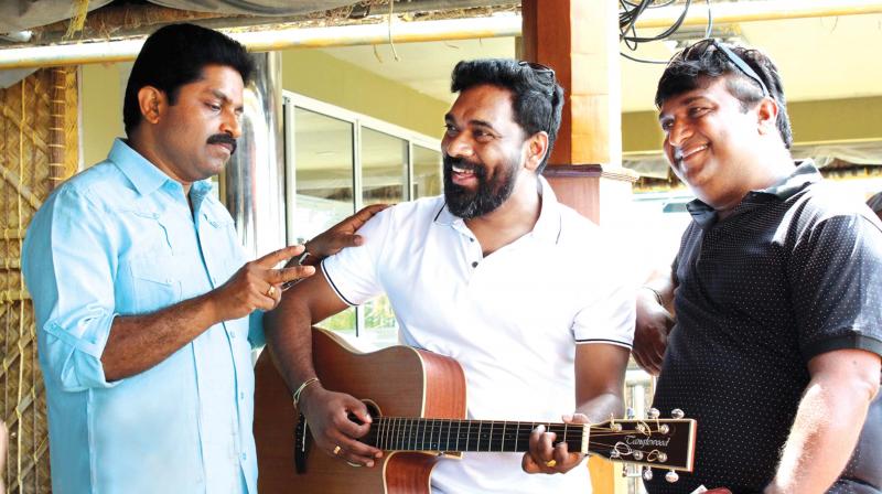 The houseboat witnessed a jamming session of music composition by Ratheesh Vega for the movie.