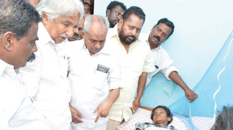 Former Chief Minister Oommen Chandy visited I. S. Athira, a dalit BBA aviation student, who has been bedridden after she was subjected to a casteist slur by her classmates.