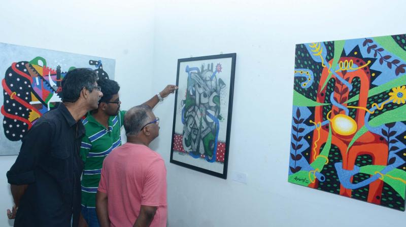 The works being displayed by Shibu Chand in this exhibition at Draavidia Gallery (Fort Kochi) present subtle interplays between friendships and hilarity.