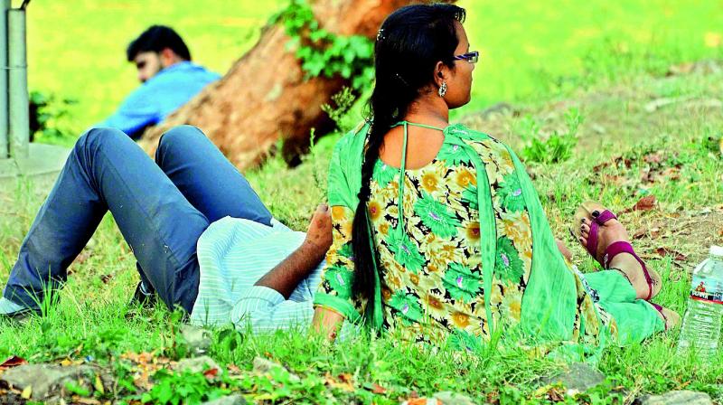 A couple at Rajiv Gandhi Park in Vijayawada. (Photo: DC)