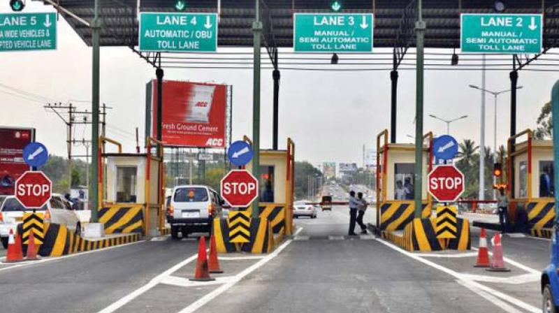 They would drive up to the toll booth after exiting the airport, where the one time toll of Rs 120 was a payment for both entry to, and exit from the airport.