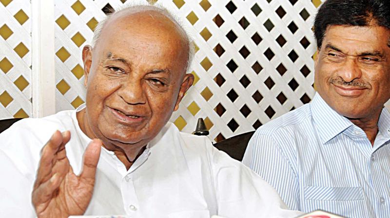 JD(S) supremo t HD Deve Gowda at a press conference in Mysuru on Tuesday. (Photo: KPN)