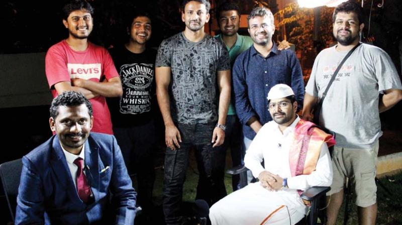 KEB members Sunil, Poornachandra, Shashank, Nagabhushan and Mahadev with Tagaru actor Dhananjaya.