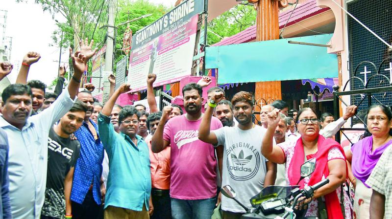 Over 55 parishioners of St Anthonys Church, Mettuguda staged the protest on Tuesday.