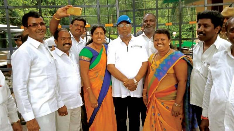 A much-slimmer former CM Siddaramaiah poses at the Nature Cure Centre in Dharmasthala, where he is undergoing therapy.