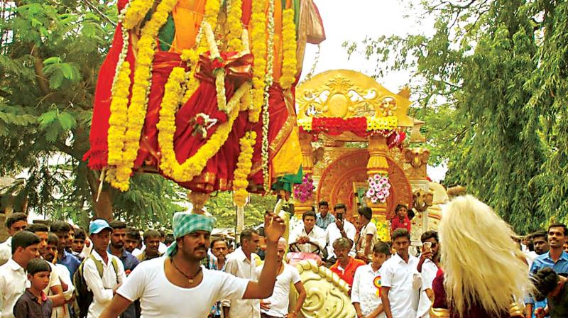 A Nadaprabhu Kempegowda Jayanti procession in Kolar on Wednesday. (Photo: KPN)