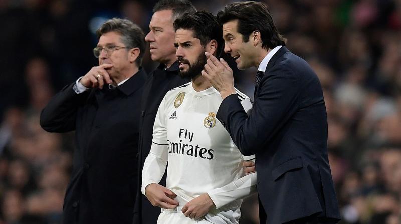 The Spain internationals prolonged absence has sparked reports that he will seek an exit from the club, but Solari said Isco can work his way back to prominence at the Santiago Bernabeu. (Photo: AFP)