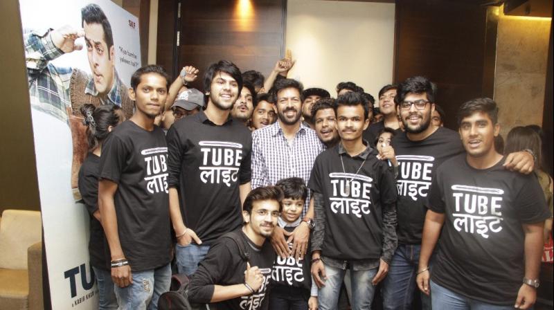 Filmmaker Kabir Khan at the teaser launch of Tubelight with Salman Khan fans.