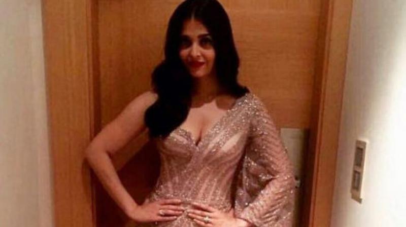 Aishwarya Rai attends a photo call session in this mermaid attire. (Pic: Instagram/aasthasharma612)
